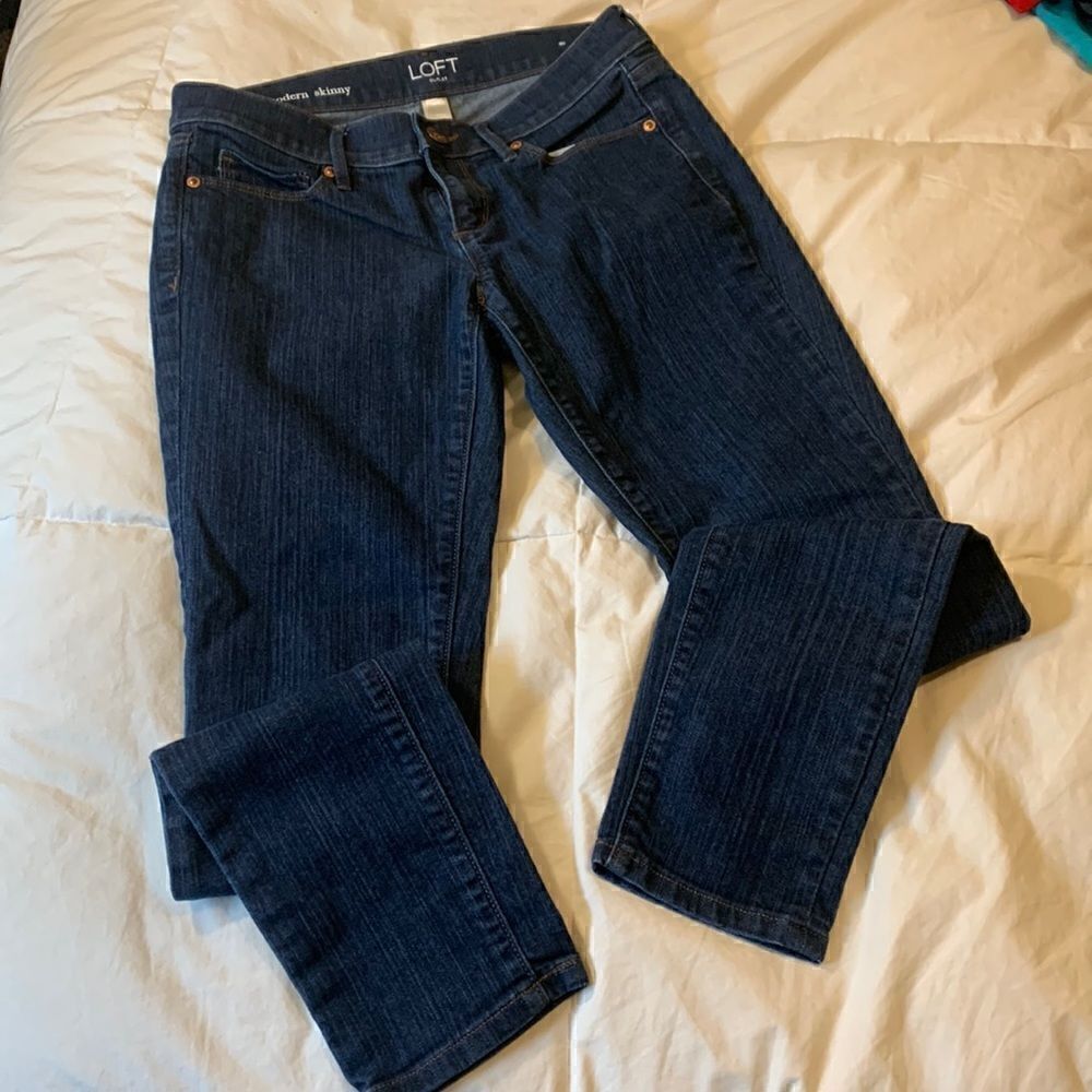 ANN TAYLOR LOFT, modern skinny, size 2 , near new condition